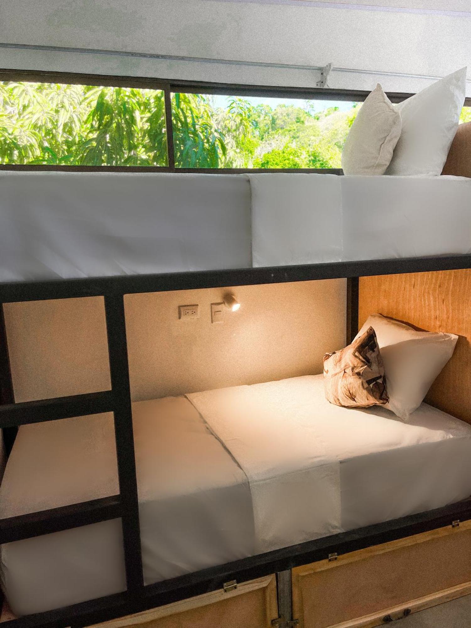 El Gato Rojas Surf Hostel Playa Santa Teresa  Ngoại thất bức ảnh