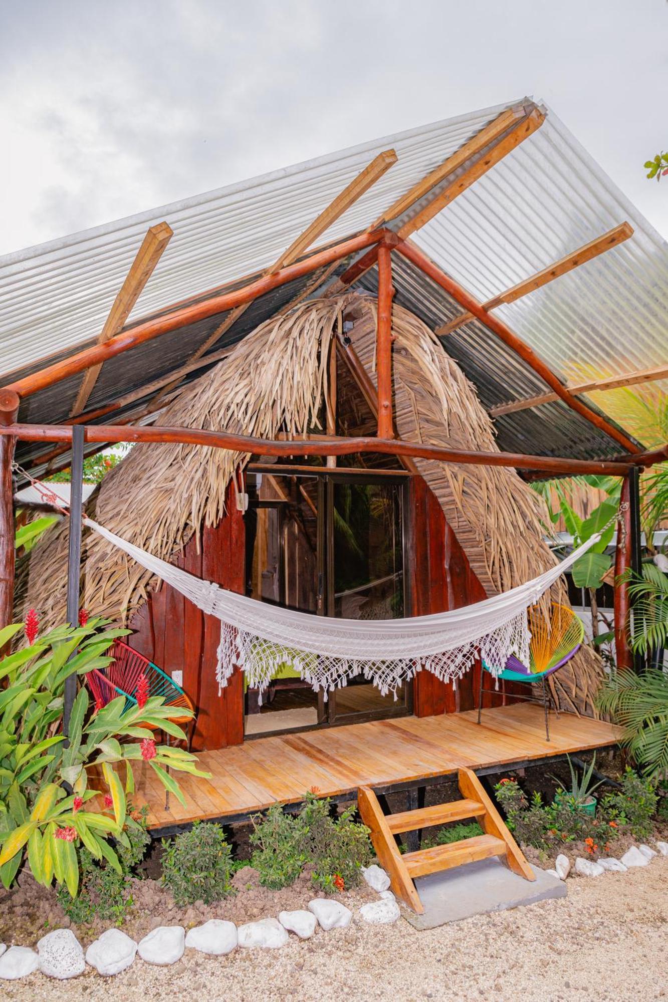 El Gato Rojas Surf Hostel Playa Santa Teresa  Ngoại thất bức ảnh