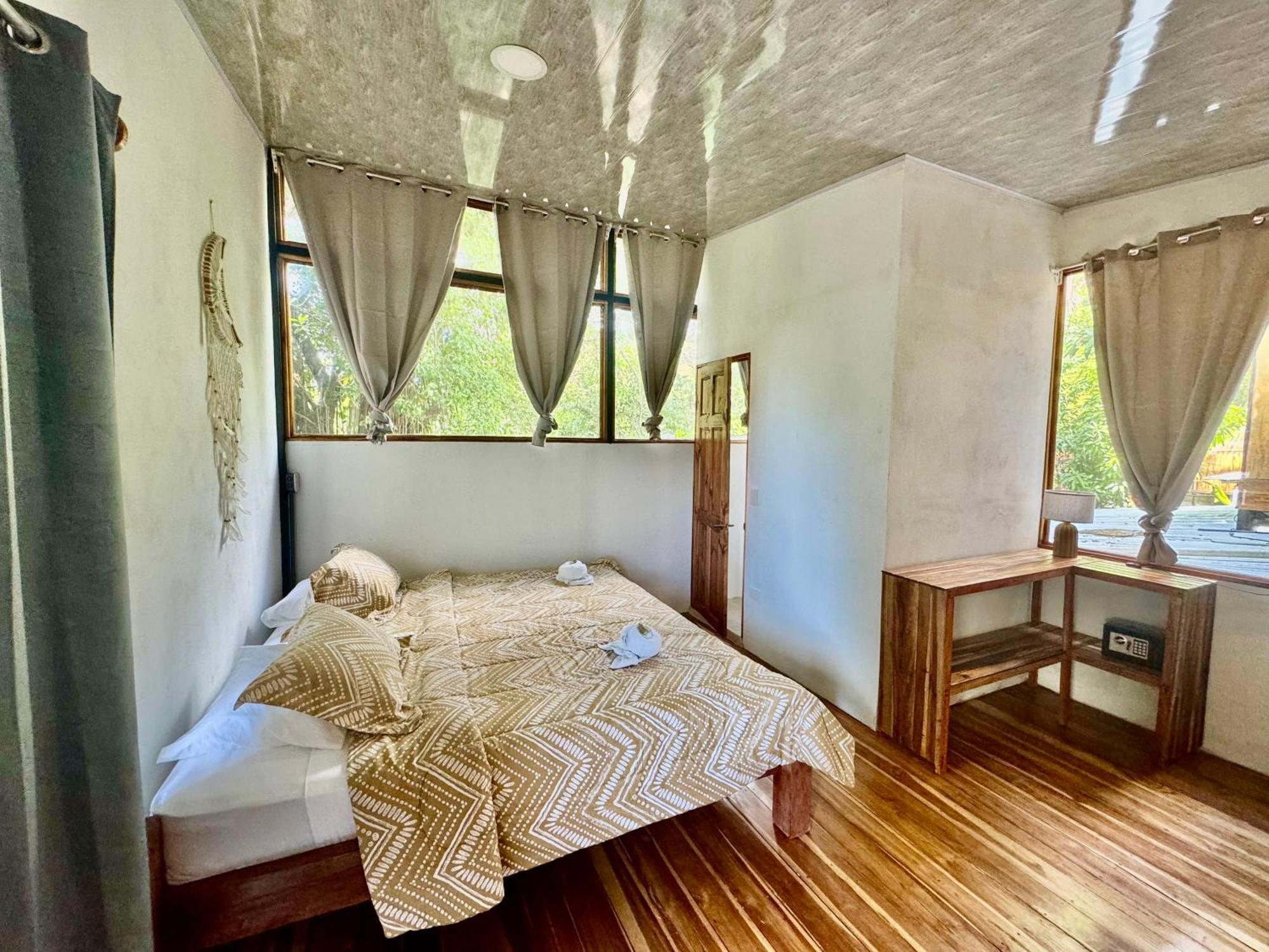 El Gato Rojas Surf Hostel Playa Santa Teresa  Ngoại thất bức ảnh